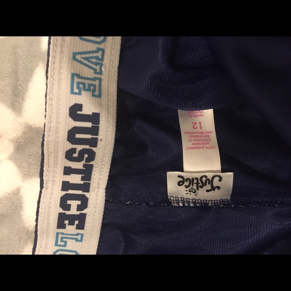 Shorts - Picture 2 of 4